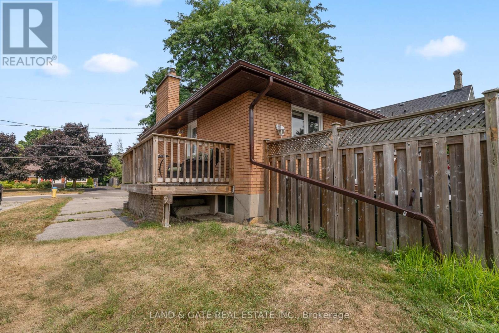 Lower - 19 Kawartha Drive, Kawartha Lakes (Lindsay), Ontario  K9V 1A6 - Photo 43 - X12376085