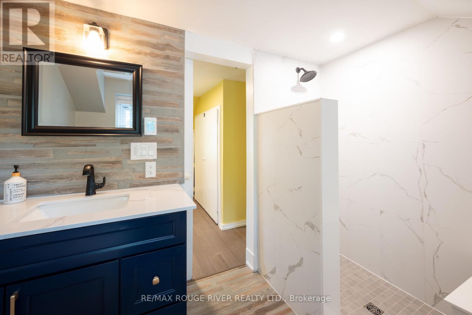 469 Hopkins Avenue, Peterborough (Town Ward 3), Ontario  K9H 2R9 - Photo 24 - X12376396