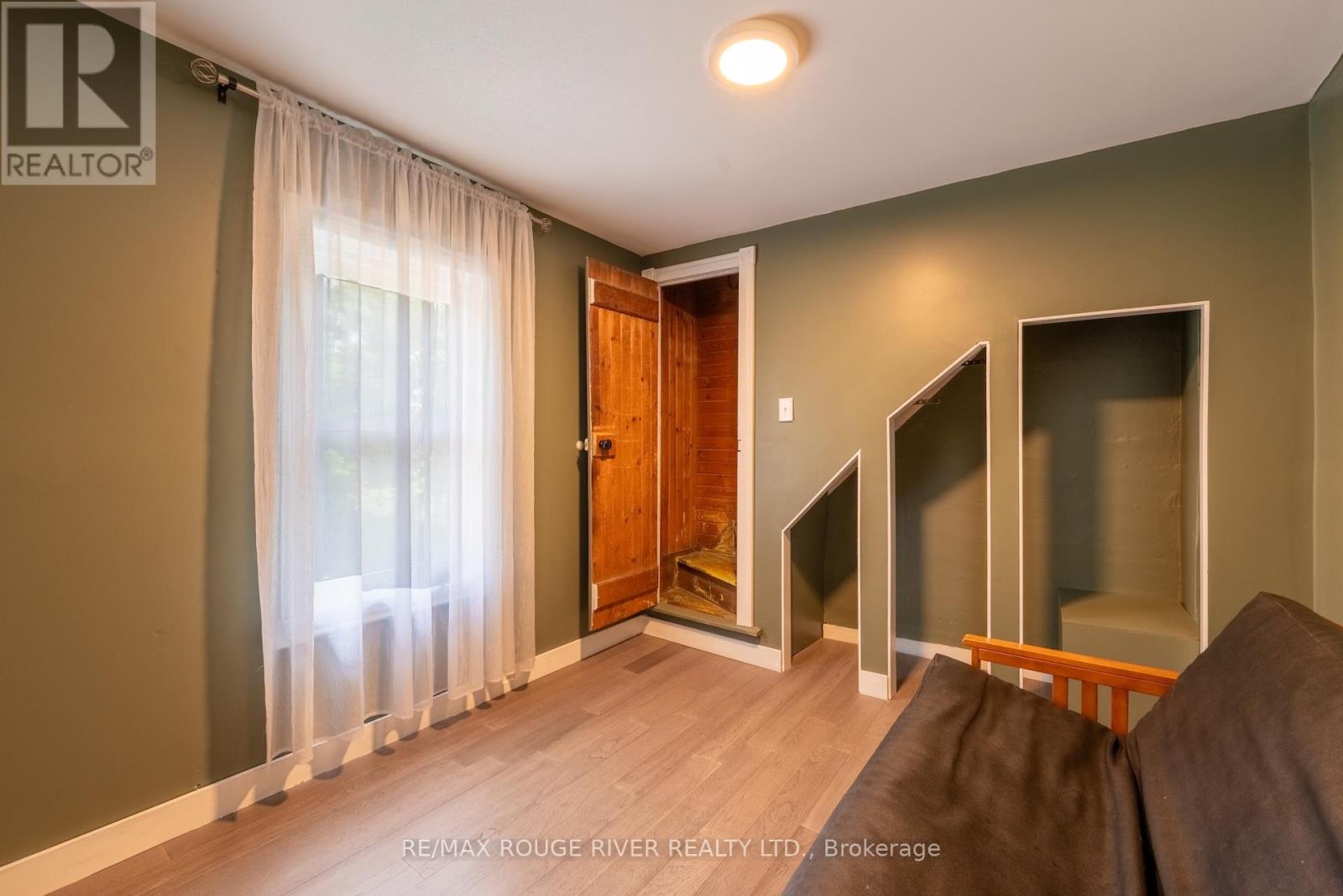 469 Hopkins Avenue, Peterborough (Town Ward 3), Ontario  K9H 2R9 - Photo 29 - X12376396