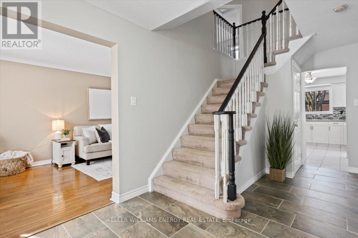 2 Resnik Drive, Clarington (Newcastle), Ontario  L1B 1K5 - Photo 3 - E12376513