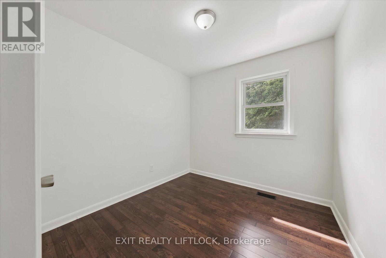 1294 Victory Drive, Peterborough (Town Ward 3), Ontario  K9J 4T7 - Photo 15 - X12376572