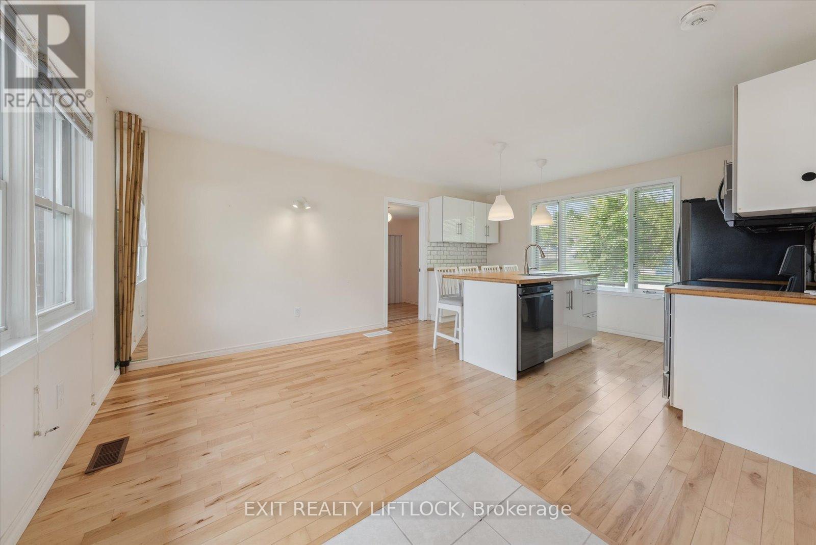 1294 Victory Drive, Peterborough (Town Ward 3), Ontario  K9J 4T7 - Photo 29 - X12376572