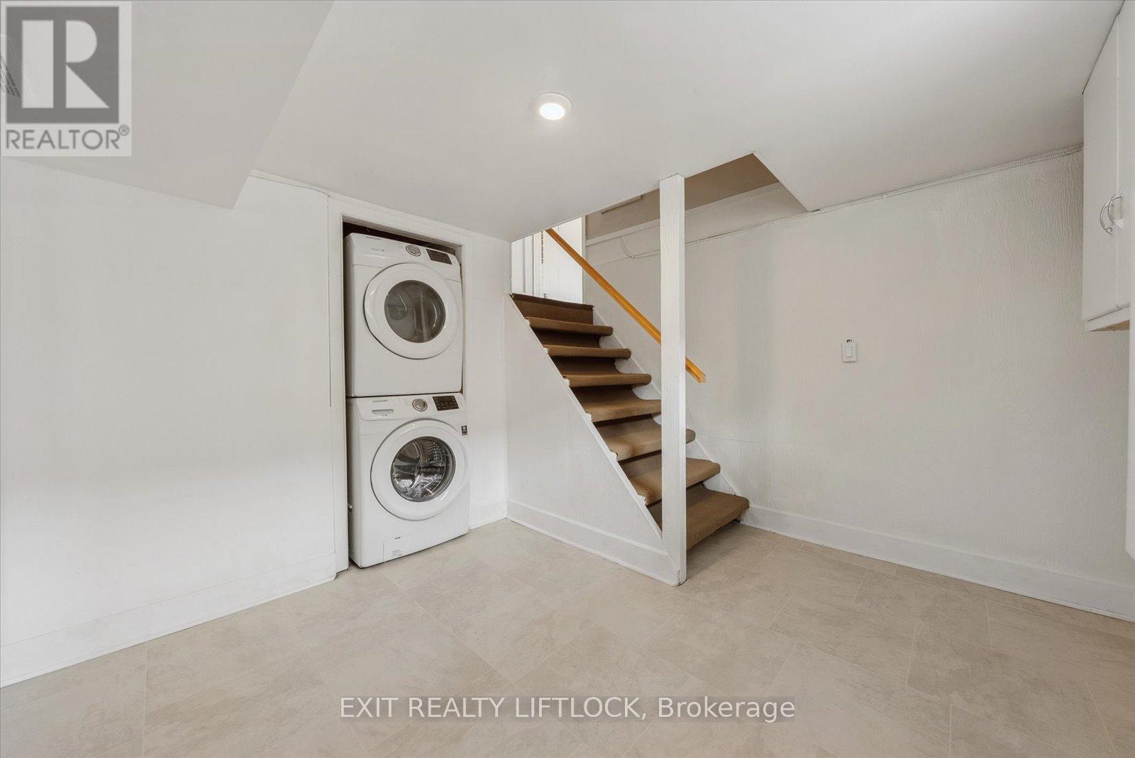1294 Victory Drive, Peterborough (Town Ward 3), Ontario  K9J 4T7 - Photo 35 - X12376572