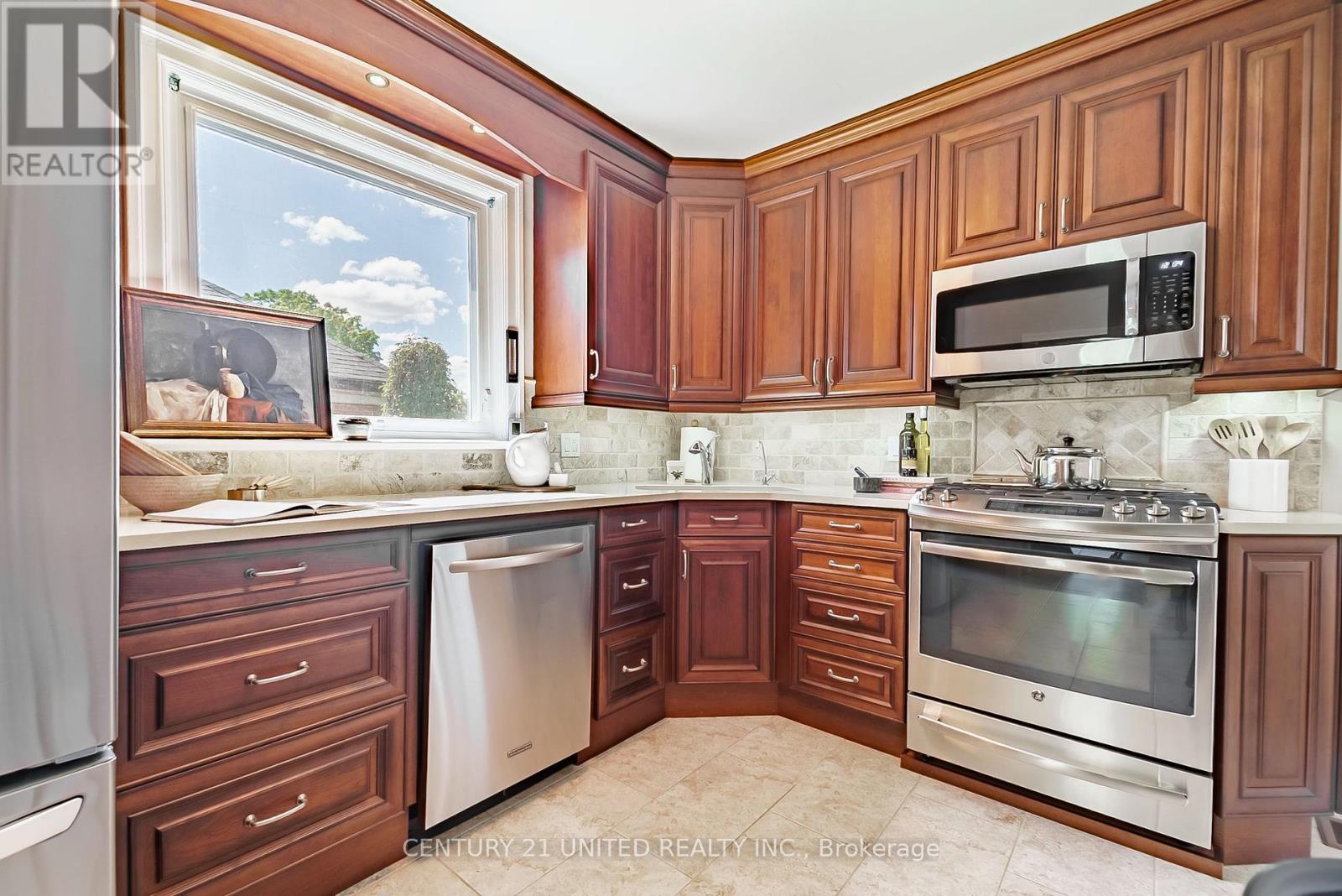 635 Montrose Street, Peterborough (Otonabee Ward 1), Ontario  K9J 3C3 - Photo 18 - X12376841