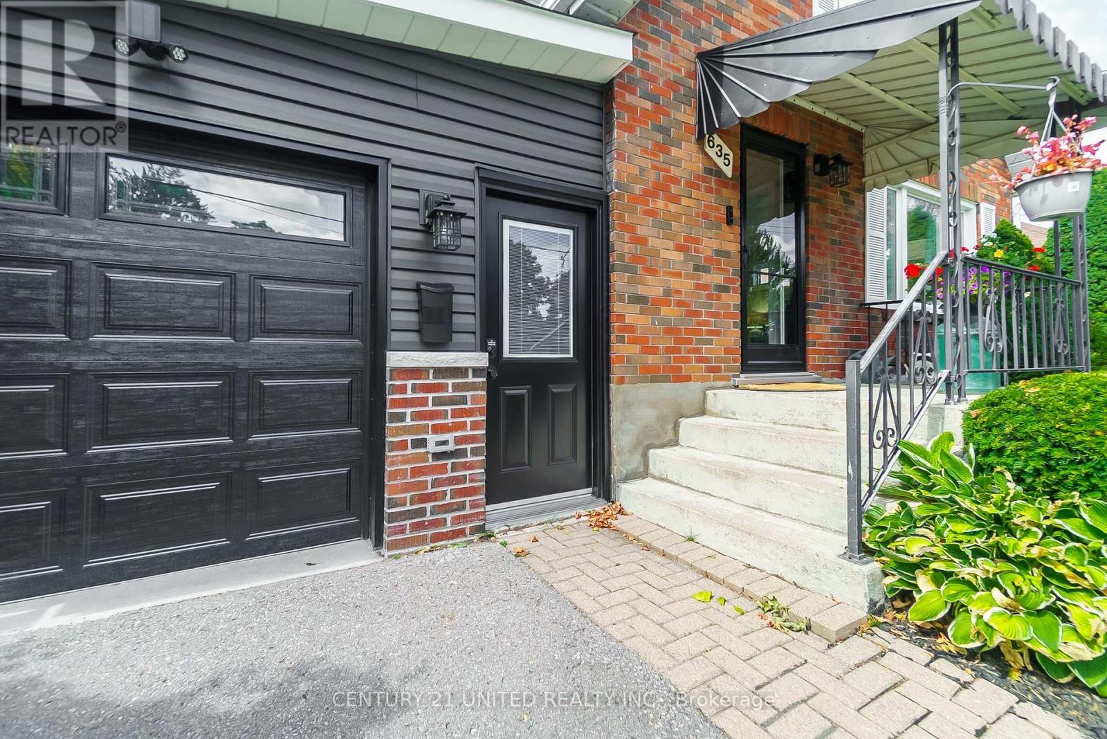 635 Montrose Street, Peterborough (Otonabee Ward 1), Ontario  K9J 3C3 - Photo 5 - X12376841