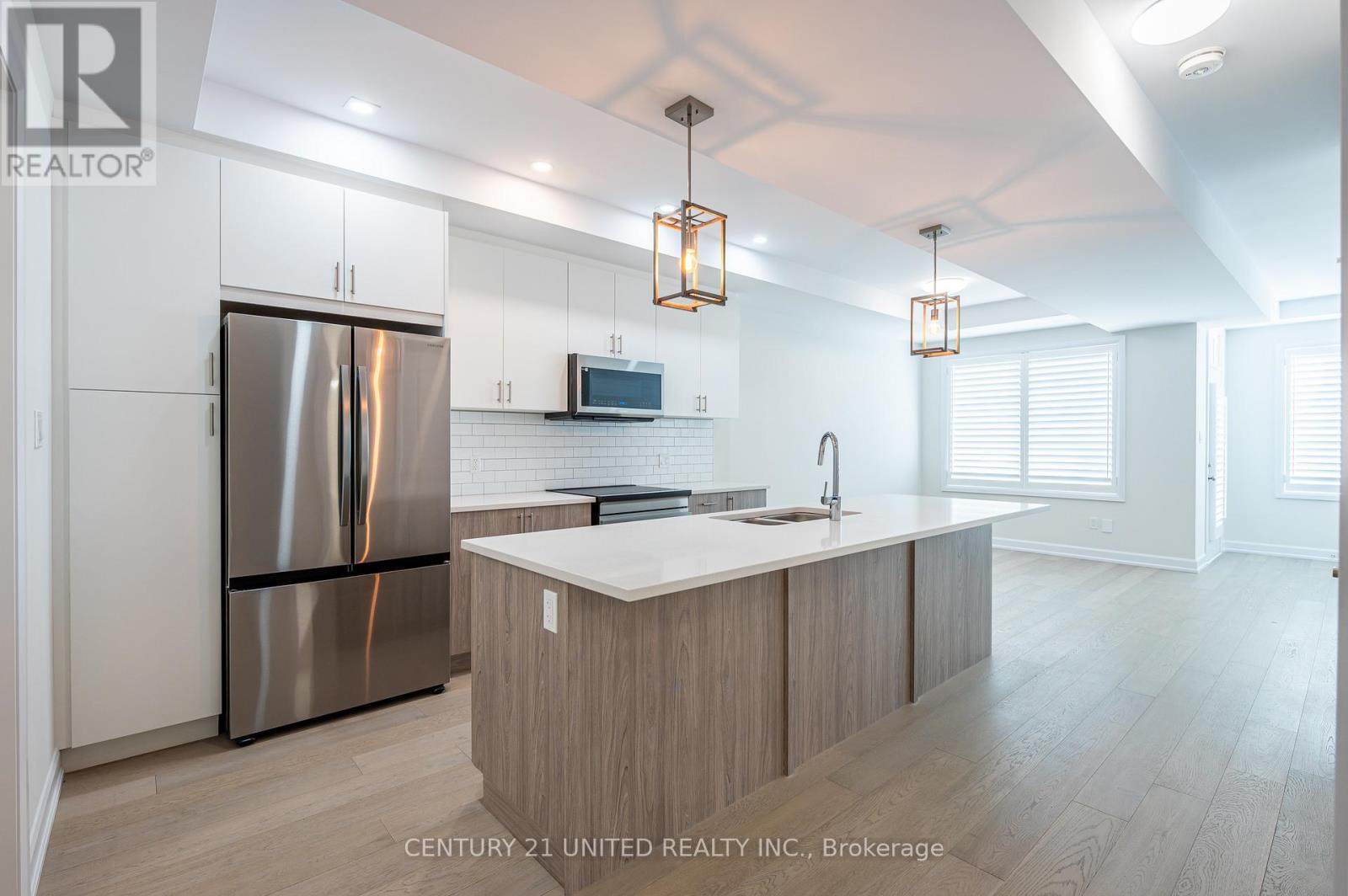 313 Mullighan Gardens, Peterborough North (North), Ontario  K9K 0G3 - Photo 5 - X12376852