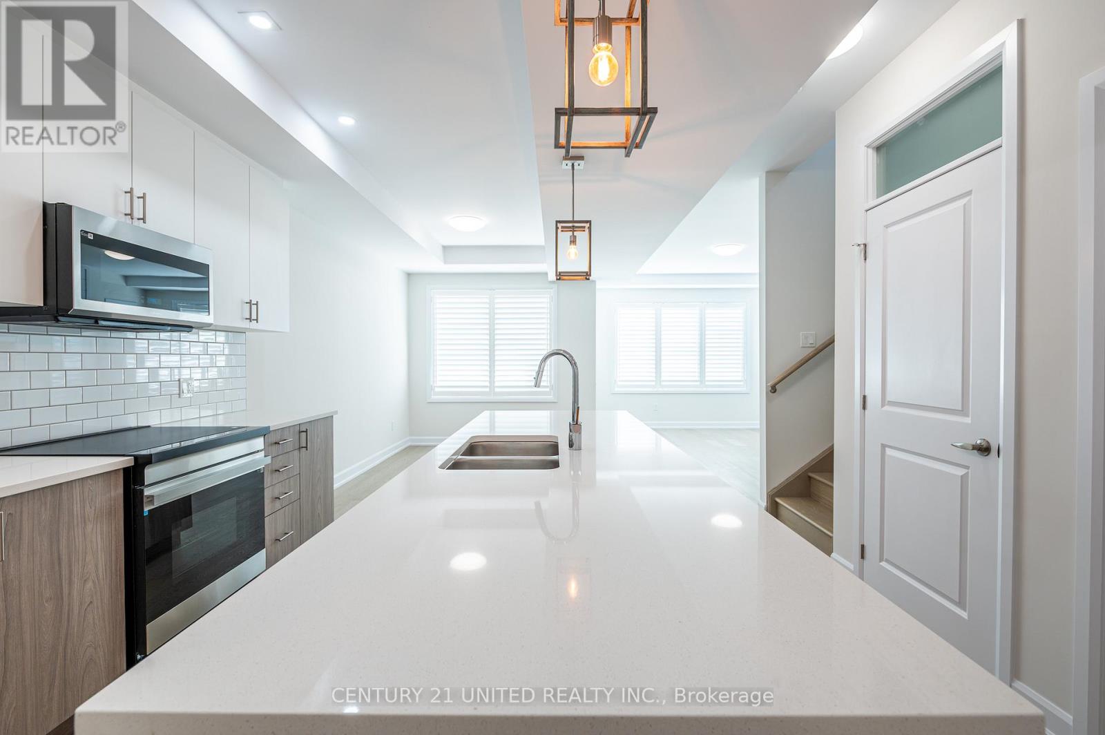 313 Mullighan Gardens, Peterborough North (North), Ontario  K9K 0G3 - Photo 6 - X12376852