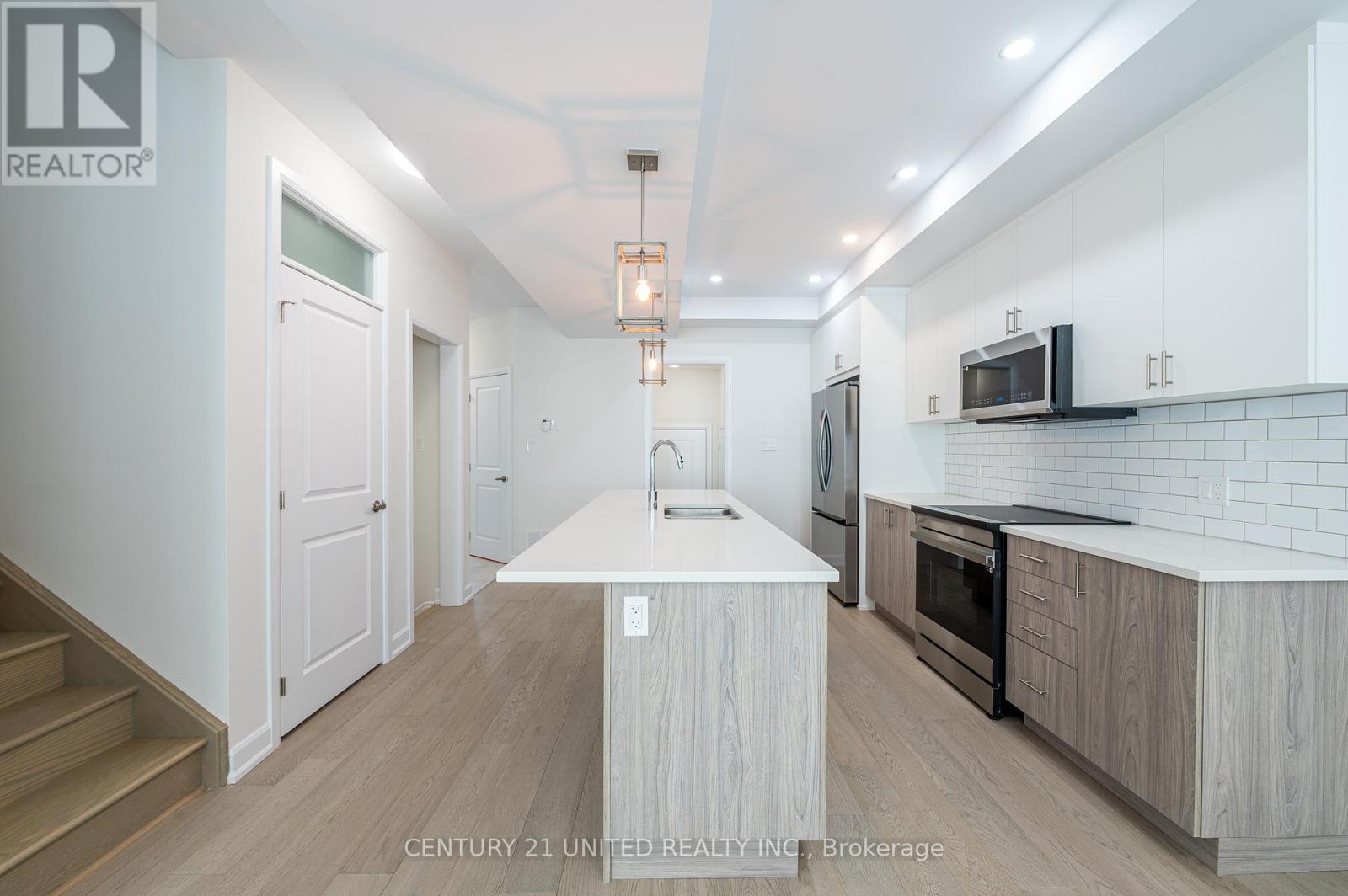 313 Mullighan Gardens, Peterborough North (North), Ontario  K9K 0G3 - Photo 8 - X12376852