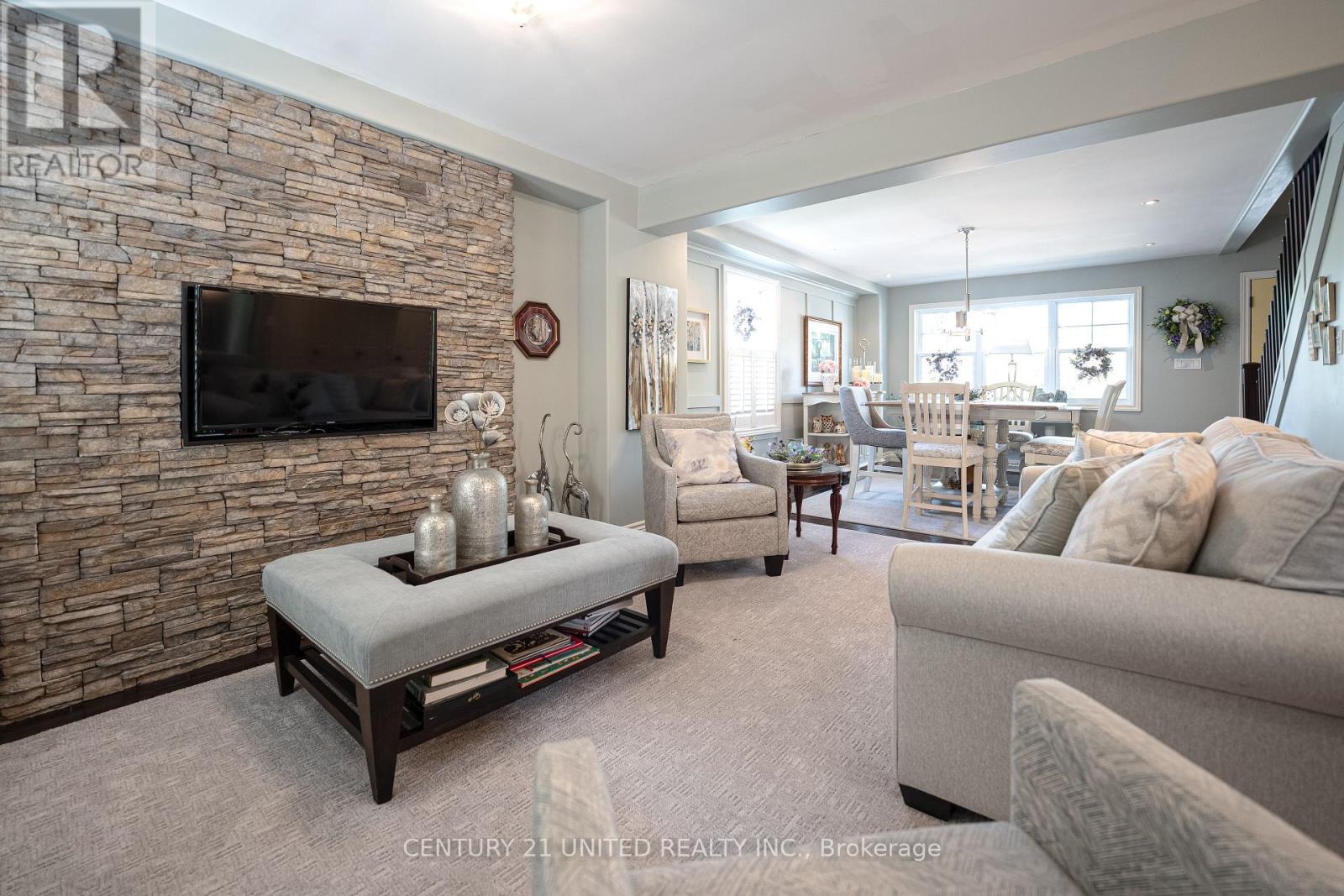 1 Wallace Street, Peterborough (Ashburnham Ward 4), Ontario  K9H 1A8 - Photo 10 - X12376904