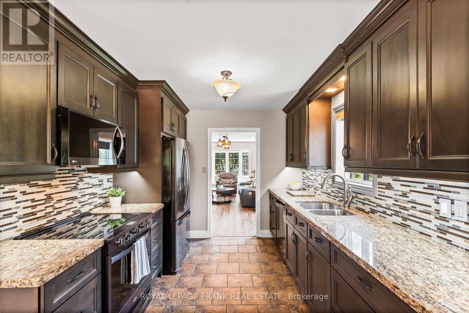 8 Brookside Street, Cavan Monaghan (Millbrook Village), Ontario  L0A 1G0 - Photo 10 - X12377016