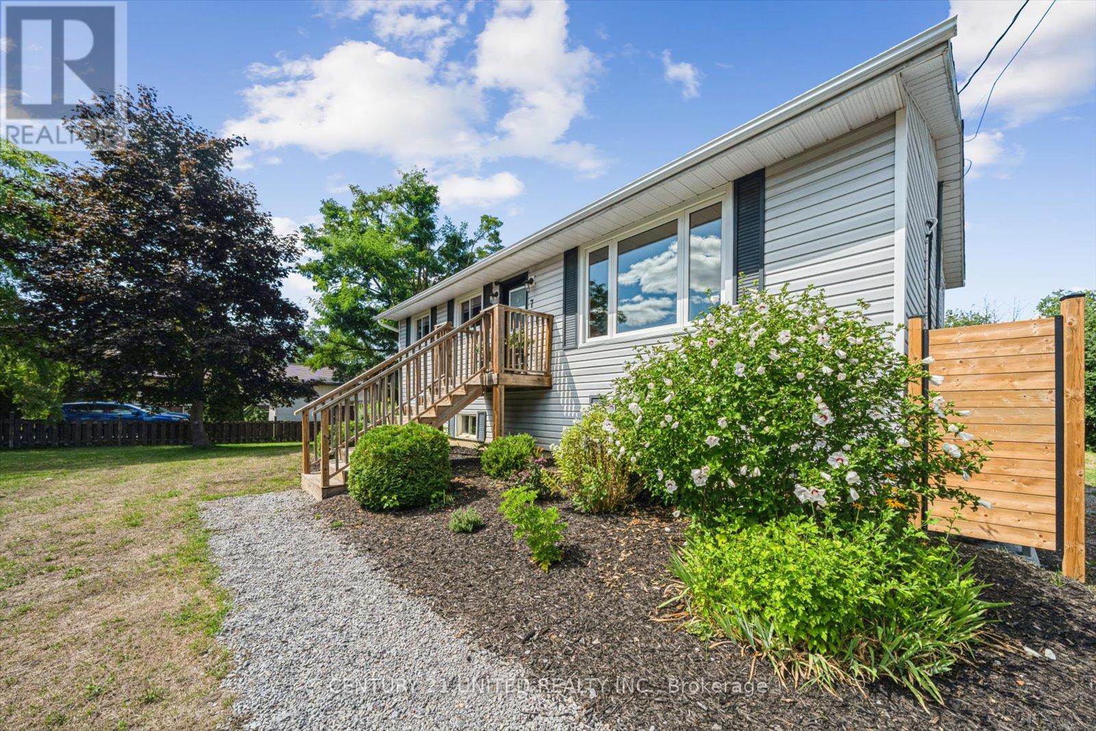 7 Kawartha Crescent, Kawartha Lakes (Emily), Ontario  K0L 2W0 - Photo 7 - X12377419