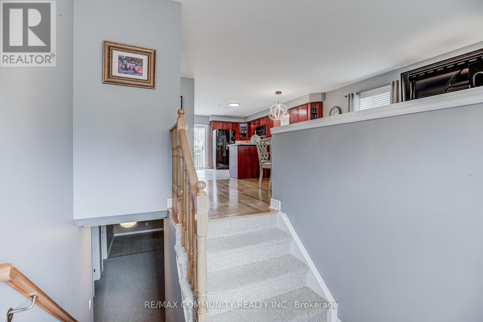 48 Bloom Avenue, Clarington (Newcastle), Ontario  L1B 1N6 - Photo 3 - E12378137