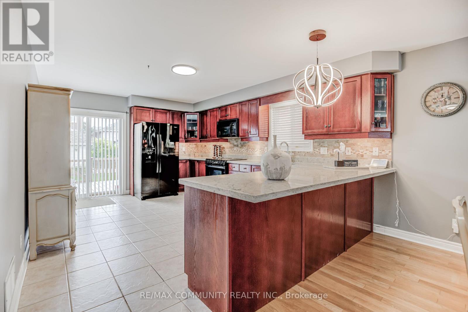 48 Bloom Avenue, Clarington (Newcastle), Ontario  L1B 1N6 - Photo 7 - E12378137