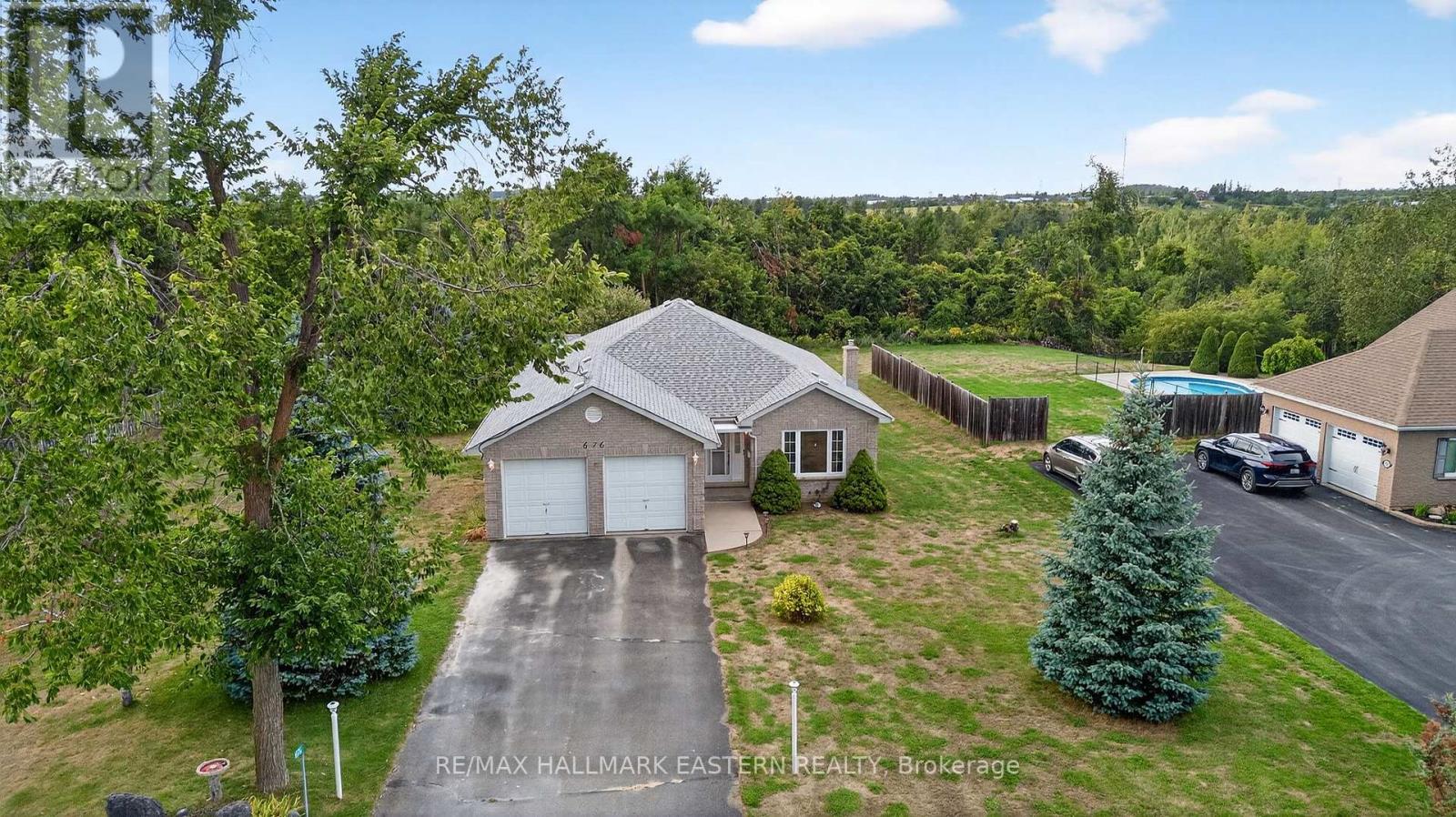 676 Towerhill Road, Peterborough (Northcrest Ward 5), Ontario  K9K 2N2 - Photo 2 - X12378370