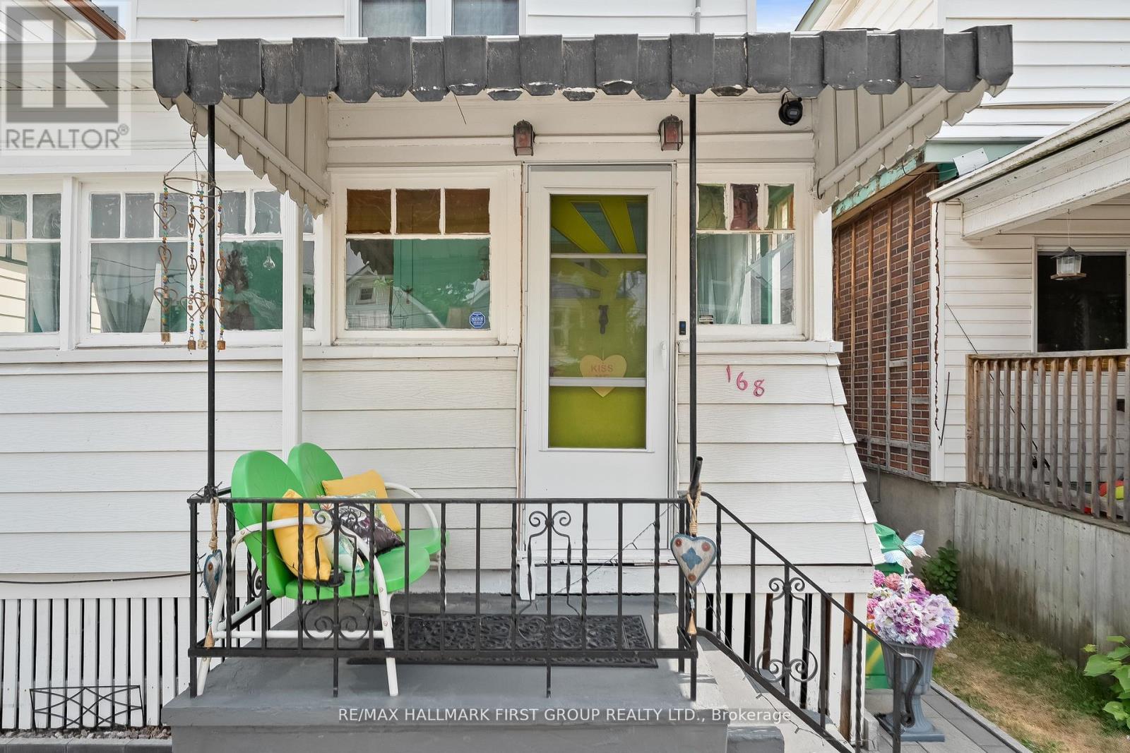 168 Adeline Street, Peterborough Central (South), Ontario  K9J 5E3 - Photo 4 - X12378202