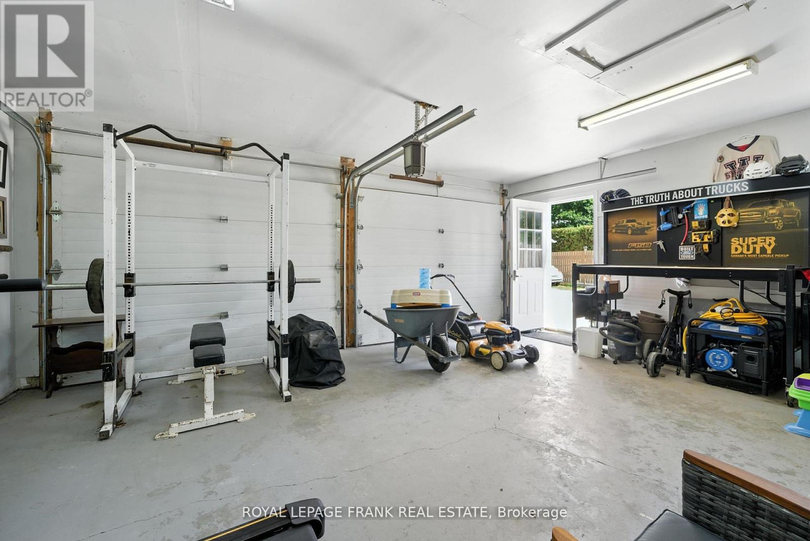 41 Sussex Street N, Kawartha Lakes (Lindsay), Ontario  K9V 4H6 - Photo 49 - X12378755
