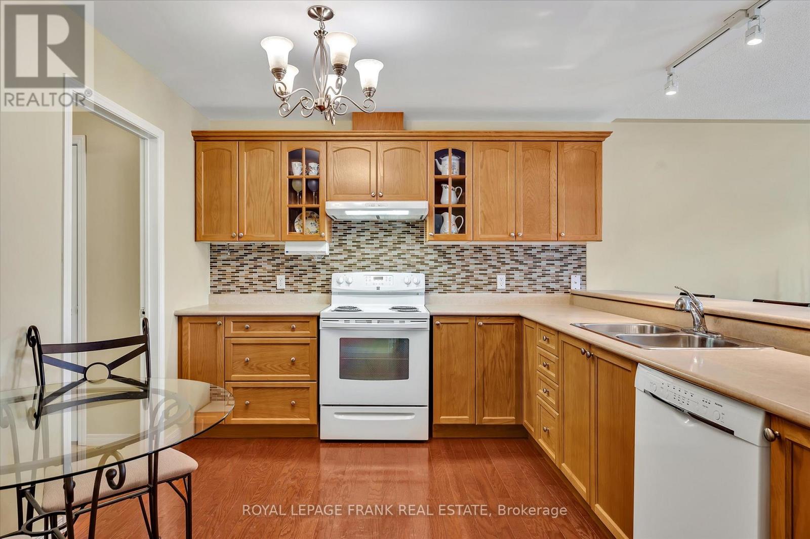12 - 877 Wentworth Street, Peterborough (Otonabee Ward 1), Ontario  K9J 8R7 - Photo 12 - X12378855