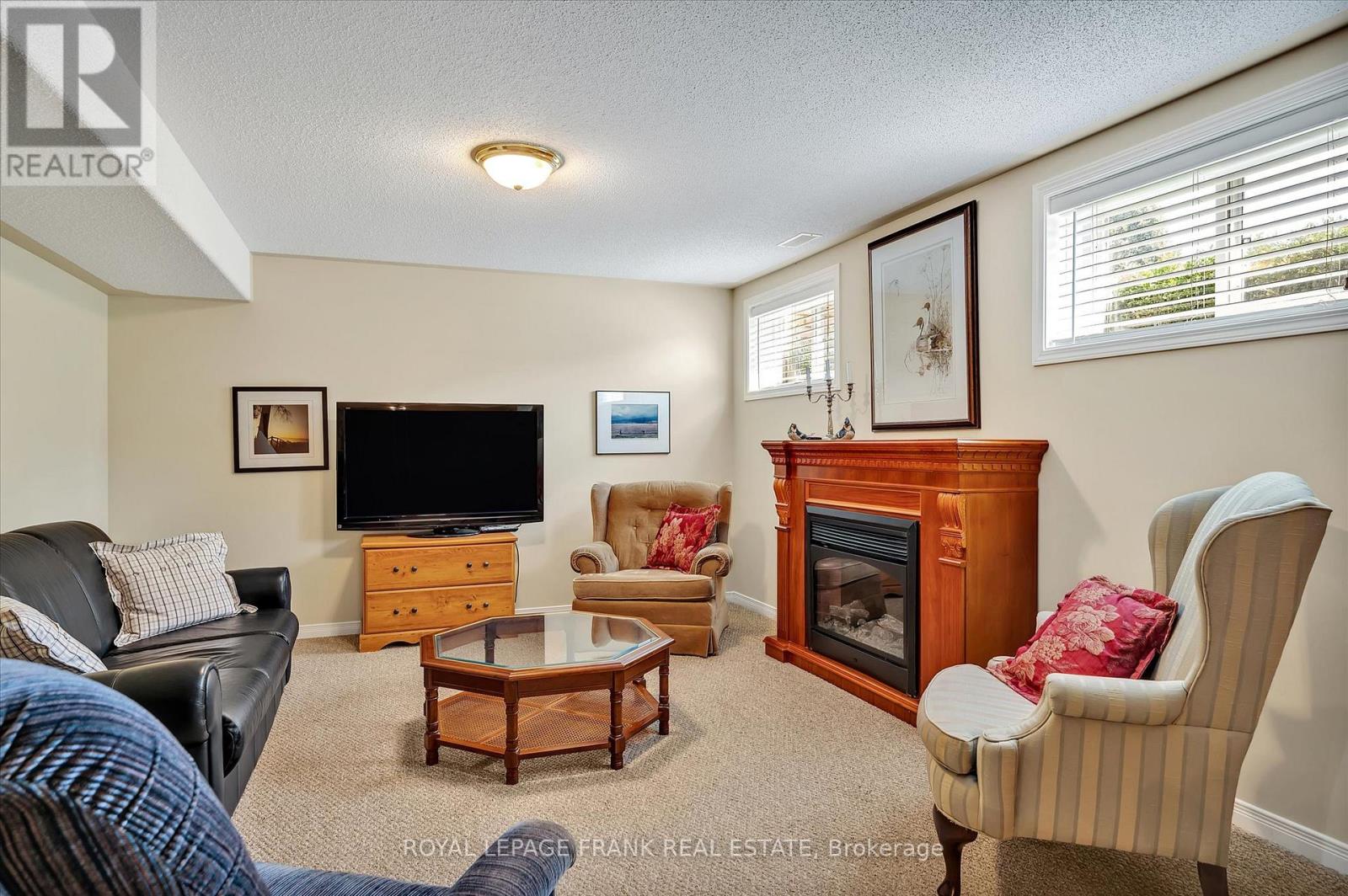 12 - 877 Wentworth Street, Peterborough (Otonabee Ward 1), Ontario  K9J 8R7 - Photo 23 - X12378855