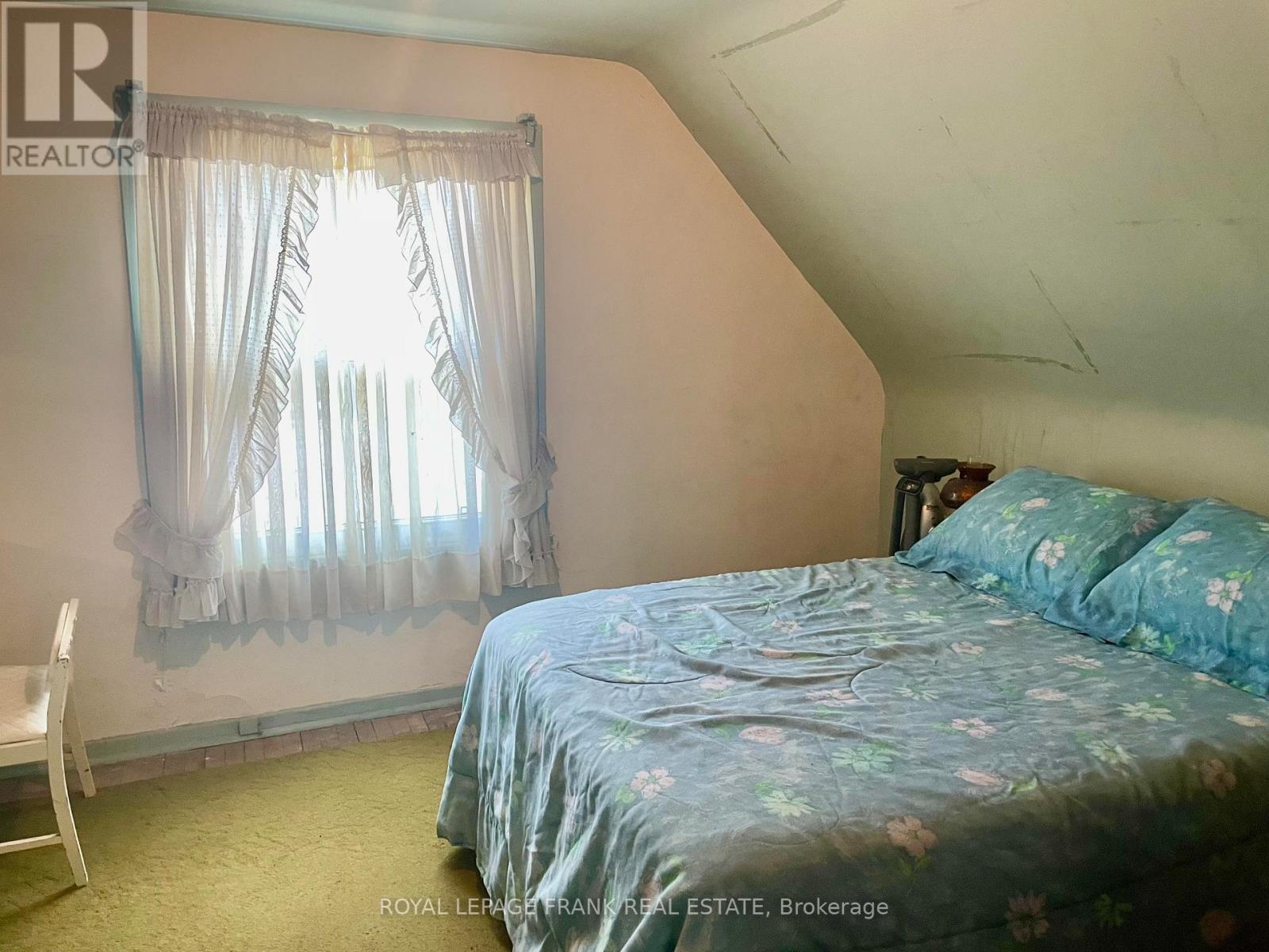 541 Mckellar Street, Peterborough (Otonabee Ward 1), Ontario  K9J 1R1 - Photo 8 - X12379053