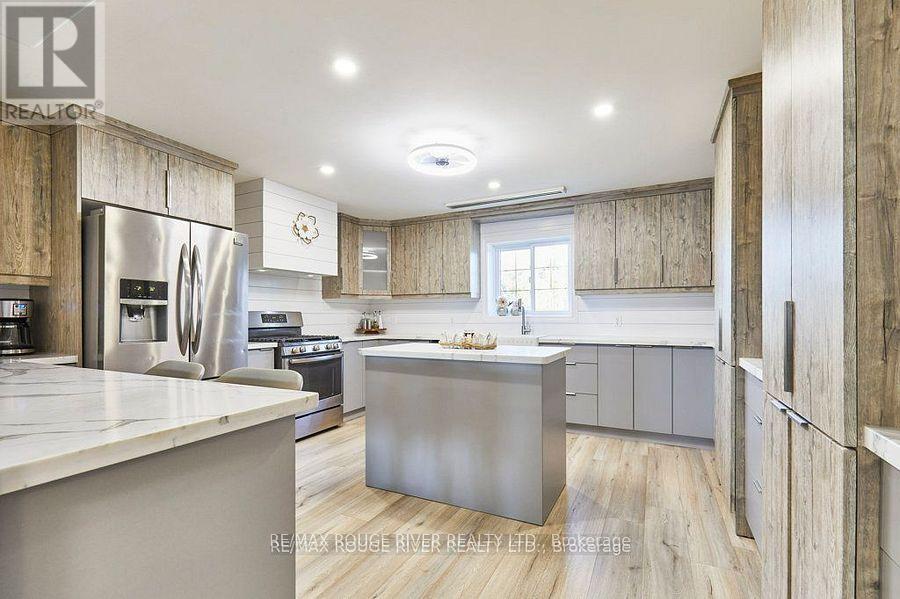 81 Laird Drive, Kawartha Lakes (Fenelon), Ontario  K9V 4R6 - Photo 11 - X12379264