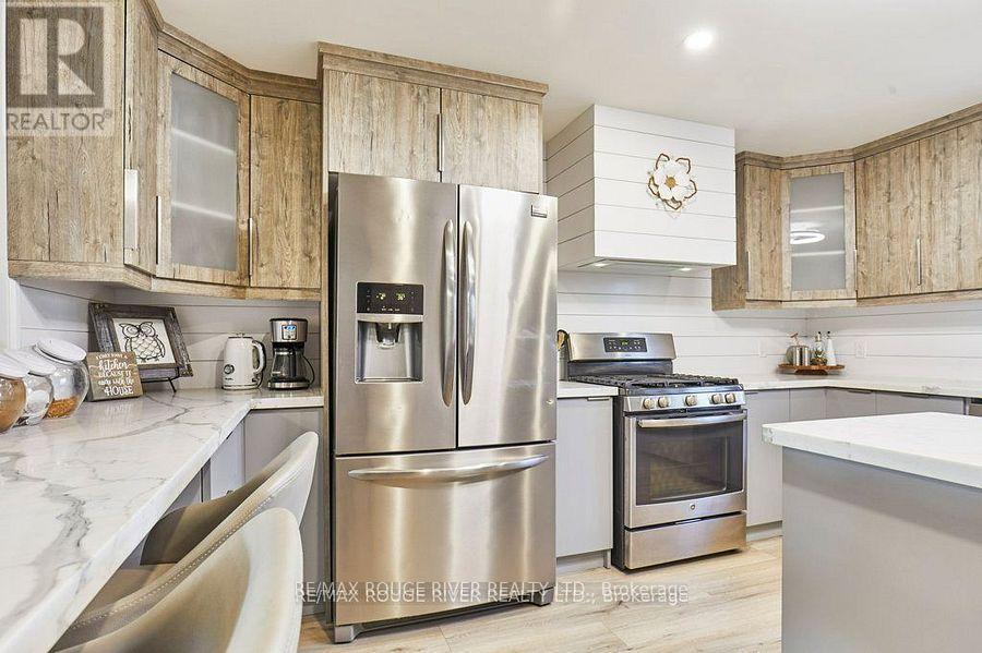 81 Laird Drive, Kawartha Lakes (Fenelon), Ontario  K9V 4R6 - Photo 12 - X12379264