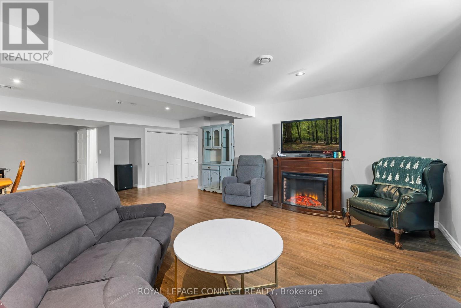 25 Springdale Drive, Kawartha Lakes (Lindsay), Ontario  K9V 4R1 - Photo 36 - X12379326