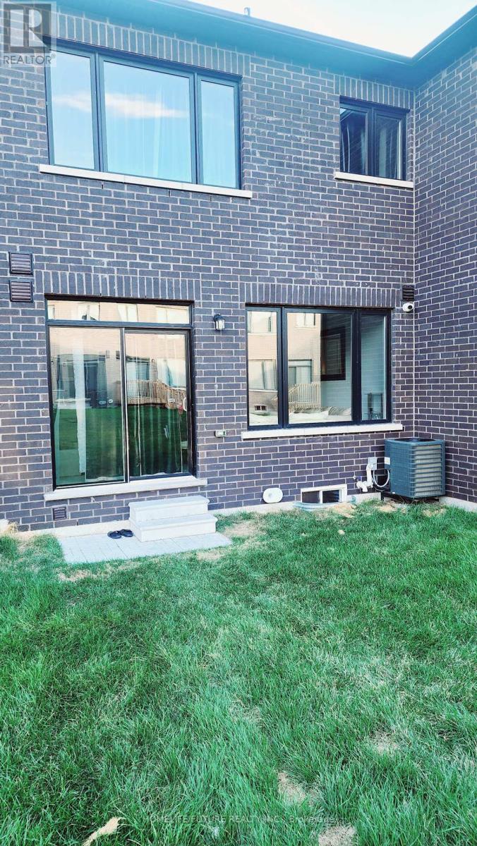 42 Keenan Street, Kawartha Lakes (Lindsay), Ontario  K9V 6C2 - Photo 35 - X12379348