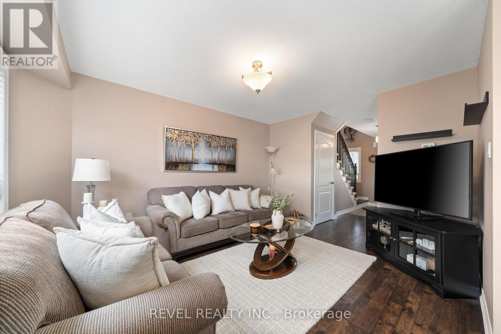 49 Truax Street, Kawartha Lakes (Lindsay), Ontario  K9V 0E2 - Photo 10 - X12379779