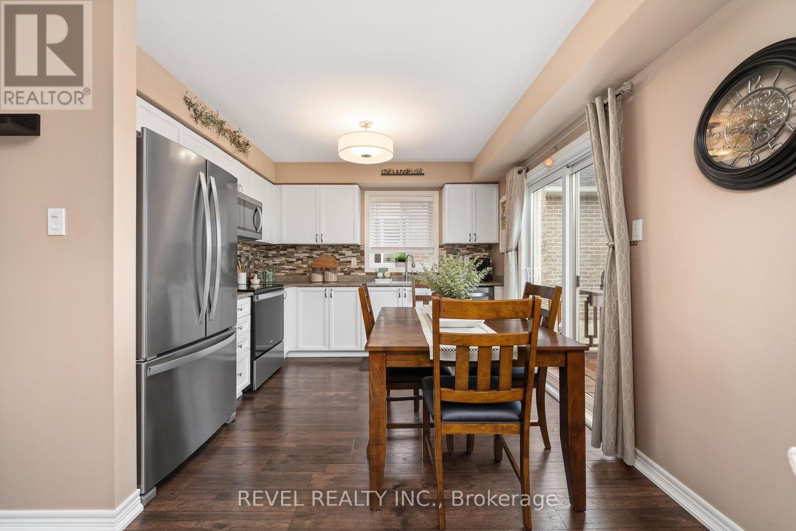 49 Truax Street, Kawartha Lakes (Lindsay), Ontario  K9V 0E2 - Photo 12 - X12379779