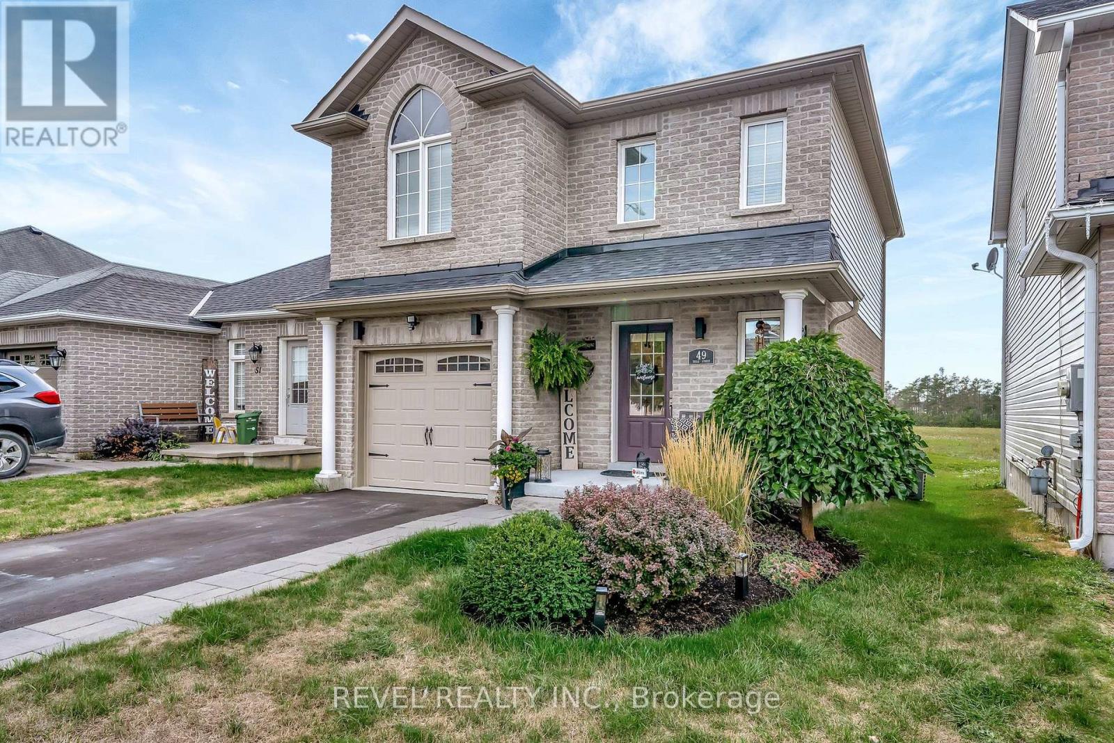 49 Truax Street, Kawartha Lakes (Lindsay), Ontario  K9V 0E2 - Photo 2 - X12379779