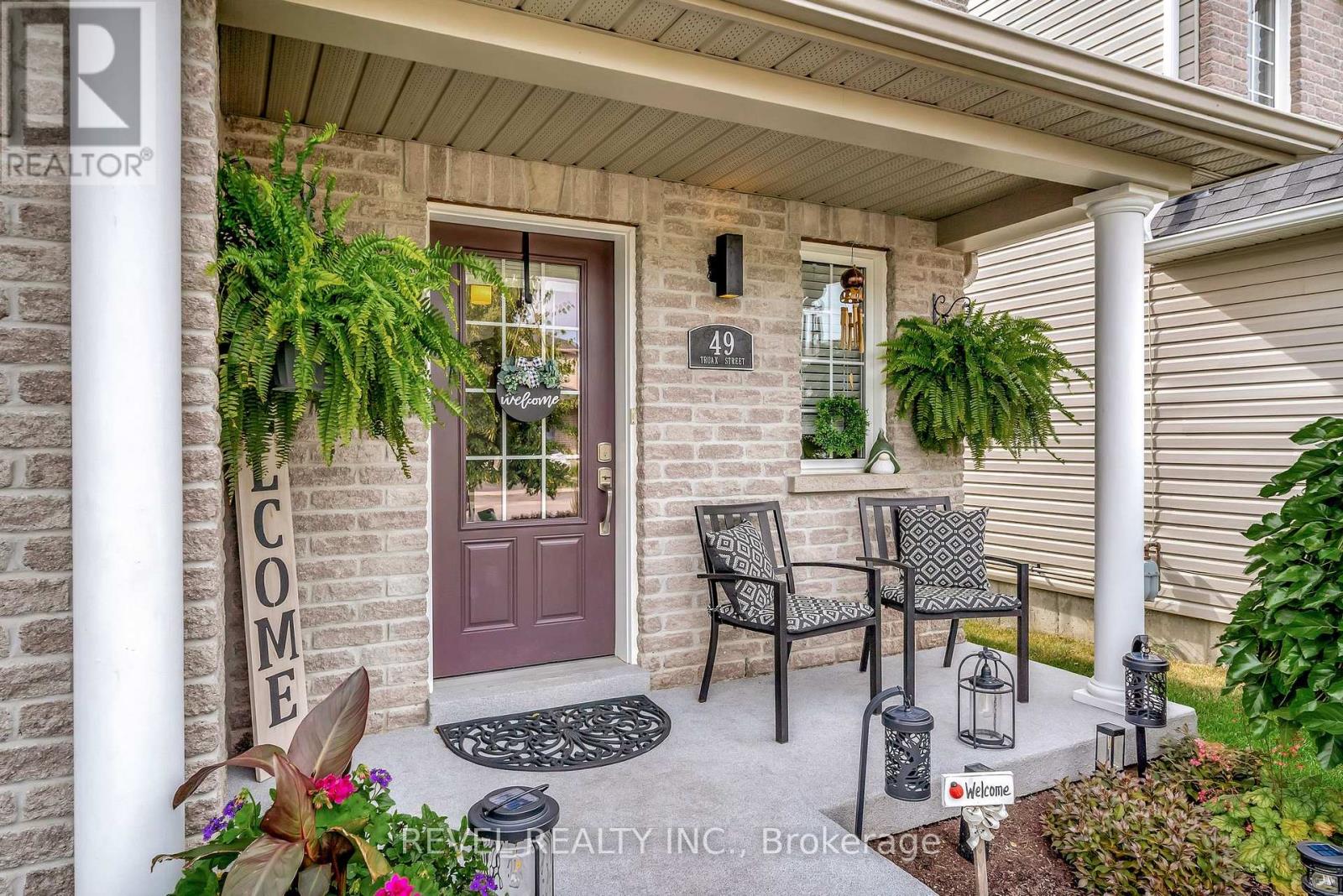 49 Truax Street, Kawartha Lakes (Lindsay), Ontario  K9V 0E2 - Photo 4 - X12379779