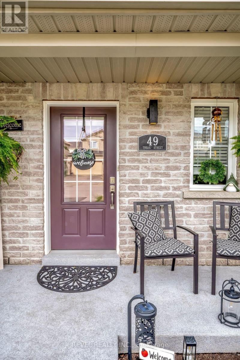 49 Truax Street, Kawartha Lakes (Lindsay), Ontario  K9V 0E2 - Photo 5 - X12379779