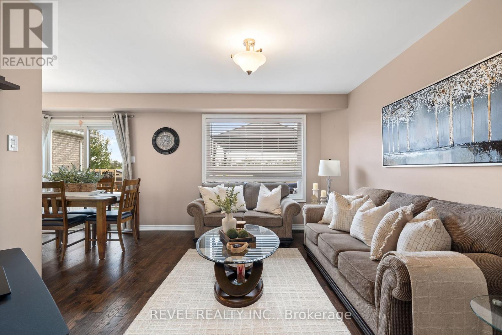49 Truax Street, Kawartha Lakes (Lindsay), Ontario  K9V 0E2 - Photo 9 - X12379779