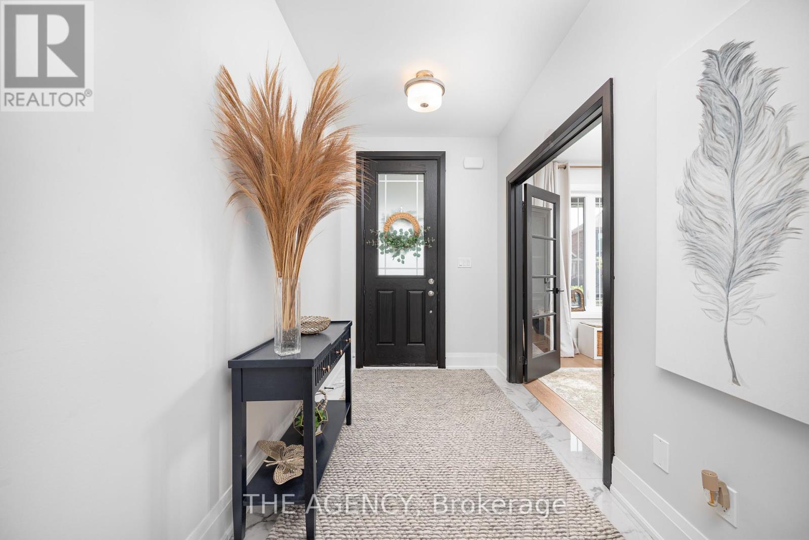 425 Melling Avenue, Peterborough (Northcrest Ward 5), Ontario  K9H 0J2 - Photo 3 - X12379804