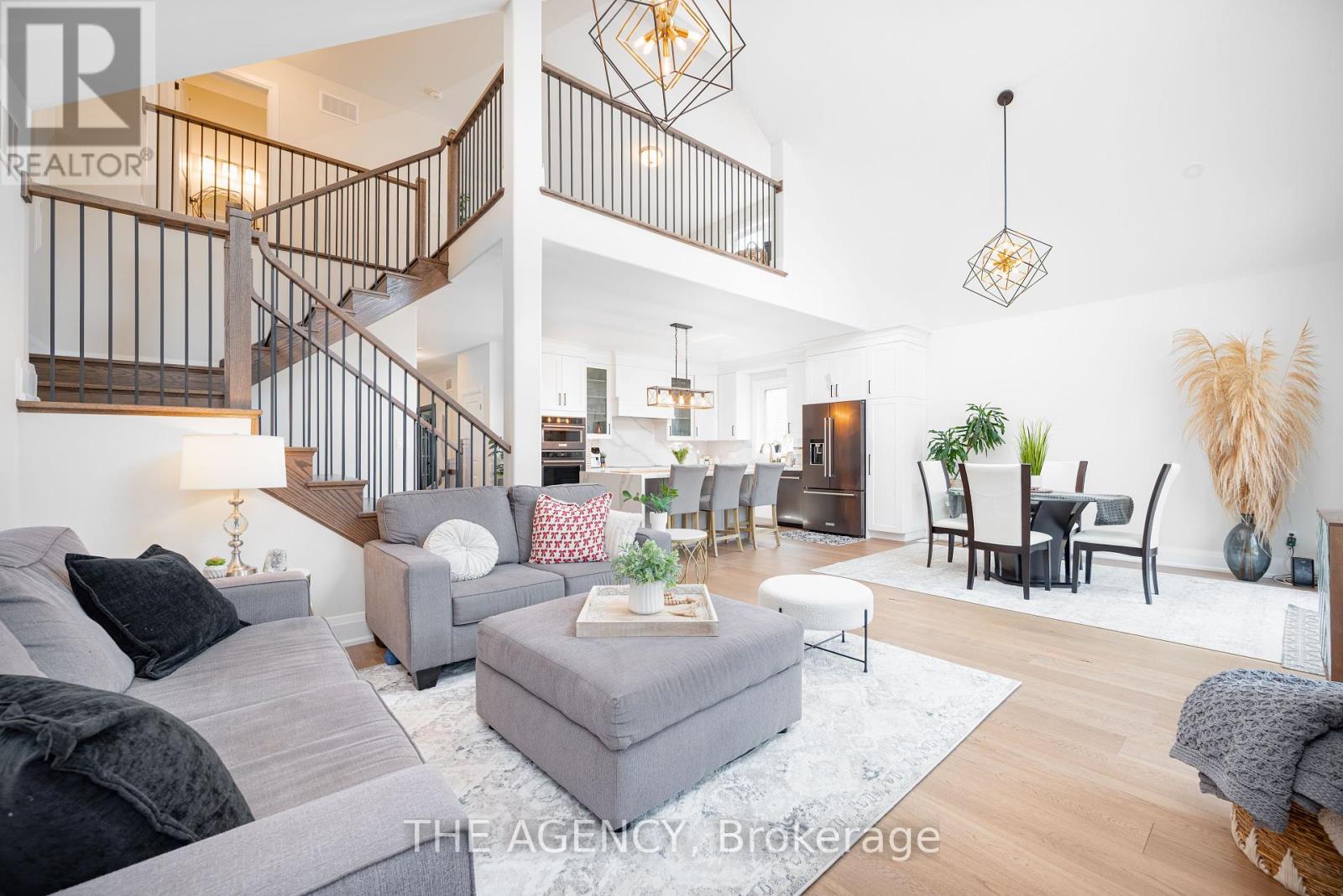 425 Melling Avenue, Peterborough (Northcrest Ward 5), Ontario  K9H 0J2 - Photo 4 - X12379804