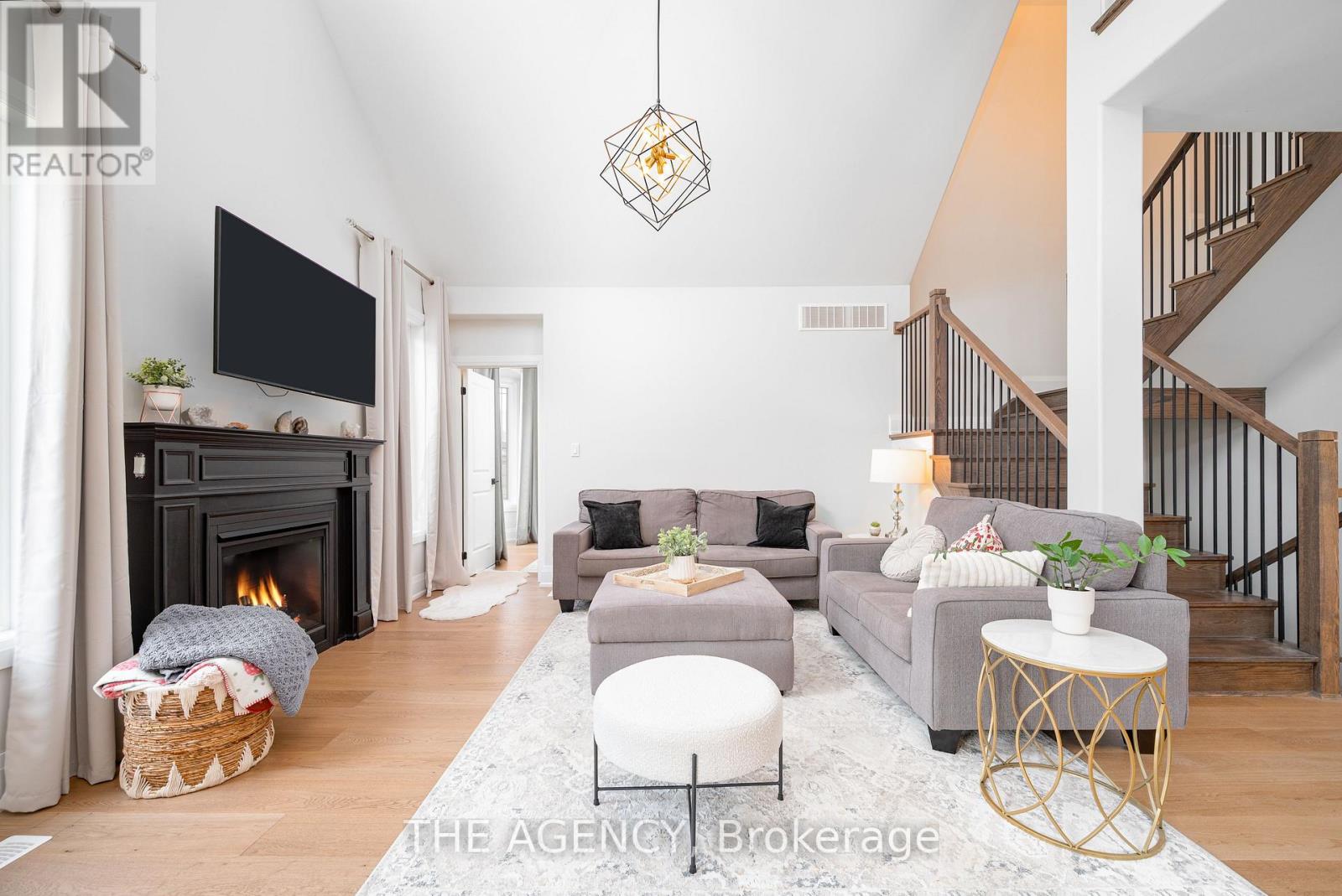 425 Melling Avenue, Peterborough (Northcrest Ward 5), Ontario  K9H 0J2 - Photo 5 - X12379804