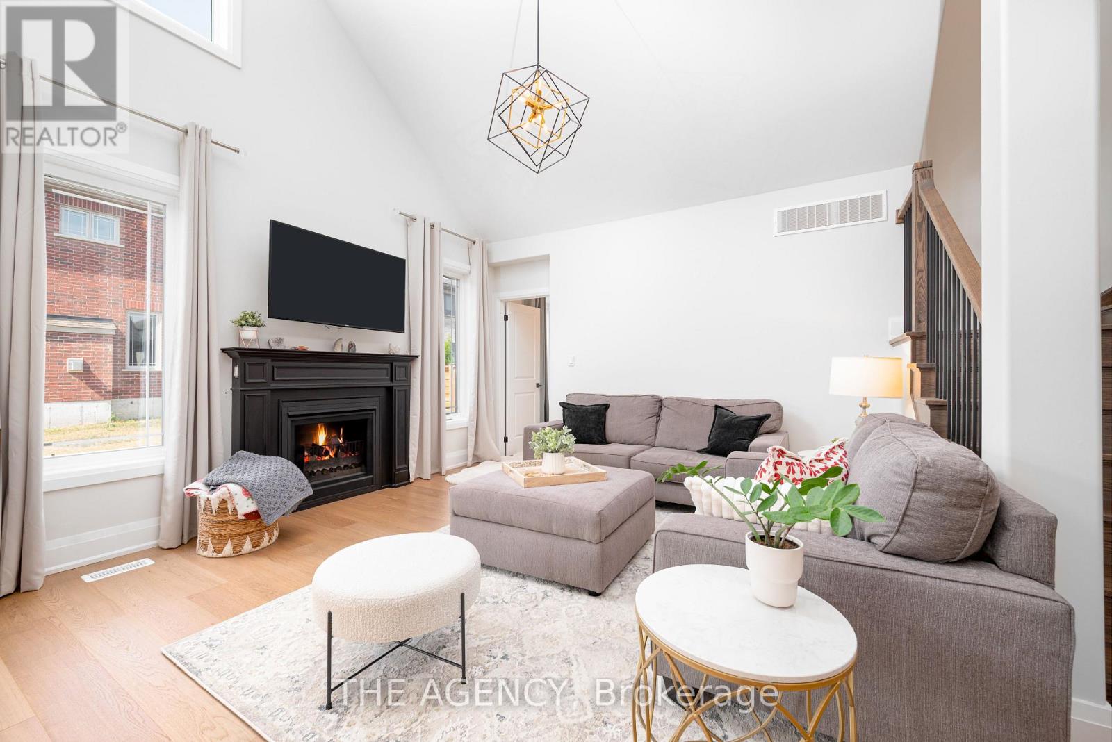 425 Melling Avenue, Peterborough (Northcrest Ward 5), Ontario  K9H 0J2 - Photo 6 - X12379804