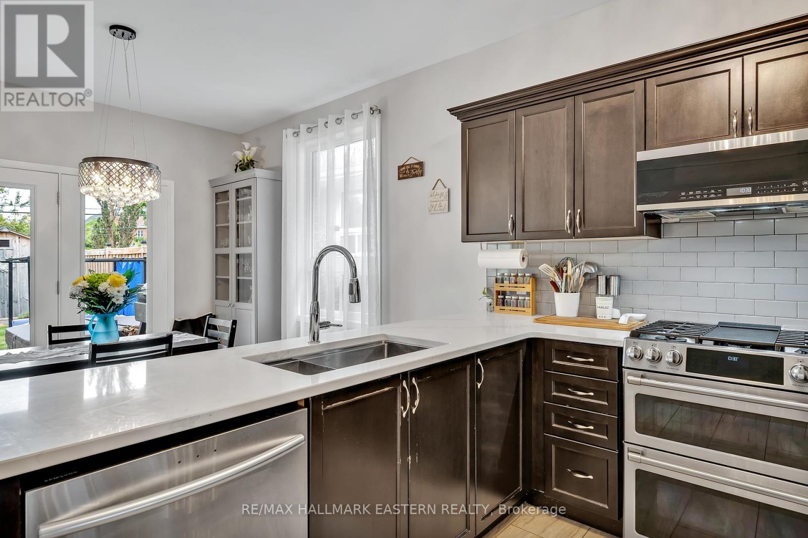 1787 Waddell Avenue, Peterborough (Otonabee Ward 1), Ontario  K9K 2G5 - Photo 25 - X12378043