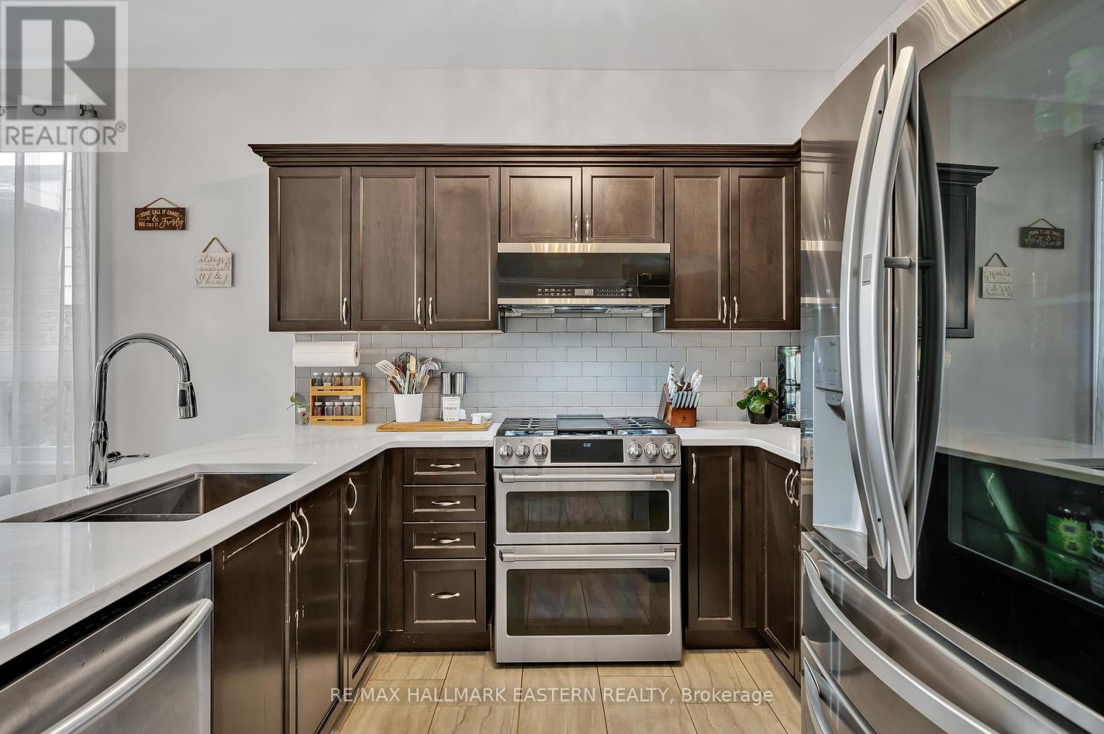 1787 Waddell Avenue, Peterborough (Otonabee Ward 1), Ontario  K9K 2G5 - Photo 8 - X12378043