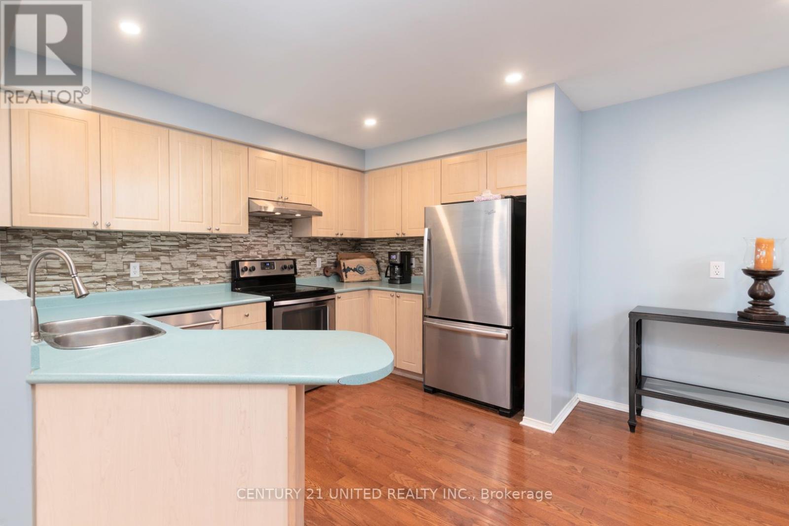 1301 Eagle Crescent, Peterborough (Monaghan Ward 2), Ontario  K9K 2K7 - Photo 10 - X12379927