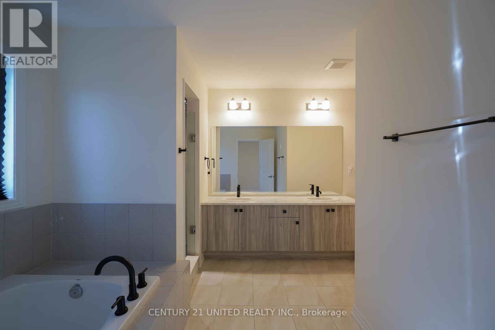 63 Golden Meadows Drive, Otonabee-South Monaghan, Ontario  K9J 0K8 - Photo 11 - X12380006