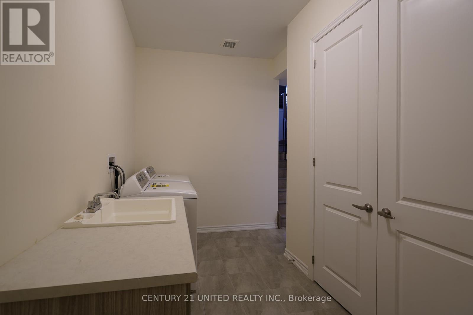 63 Golden Meadows Drive, Otonabee-South Monaghan, Ontario  K9J 0K8 - Photo 14 - X12380006