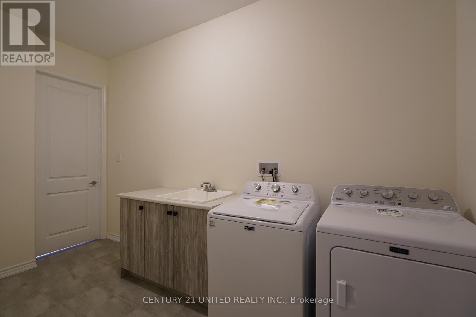63 Golden Meadows Drive, Otonabee-South Monaghan, Ontario  K9J 0K8 - Photo 15 - X12380006