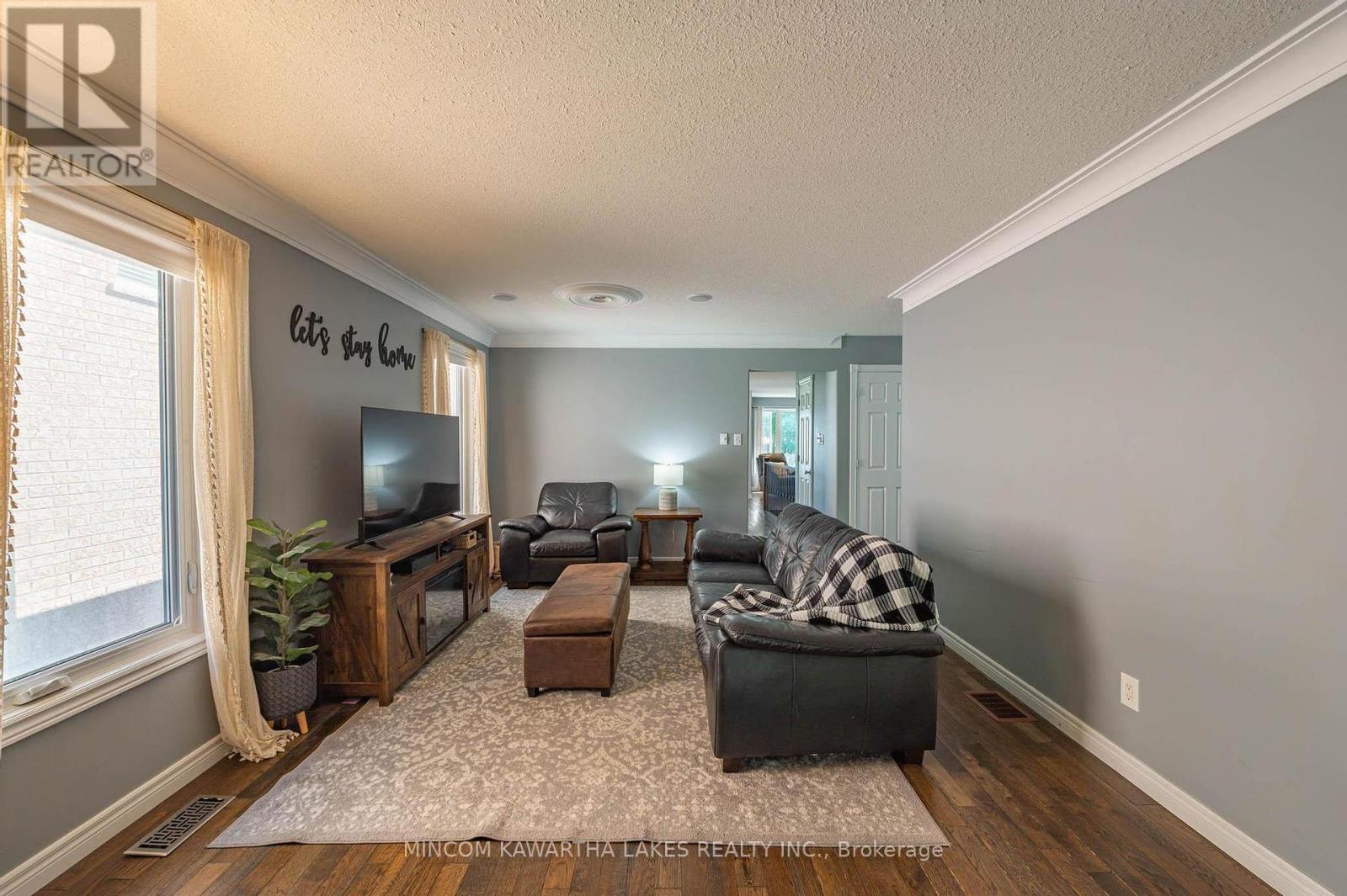 1247 Haggis Drive, Peterborough (Monaghan Ward 2), Ontario  K9K 2S9 - Photo 4 - X12380007