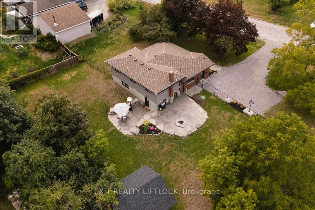 357 Simons Avenue, Peterborough (Northcrest Ward 5), Ontario  K9K 1E8 - Photo 2 - X12380052