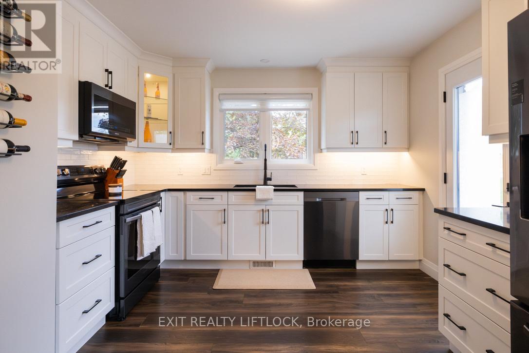 357 Simons Avenue, Peterborough (Northcrest Ward 5), Ontario  K9K 1E8 - Photo 5 - X12380052