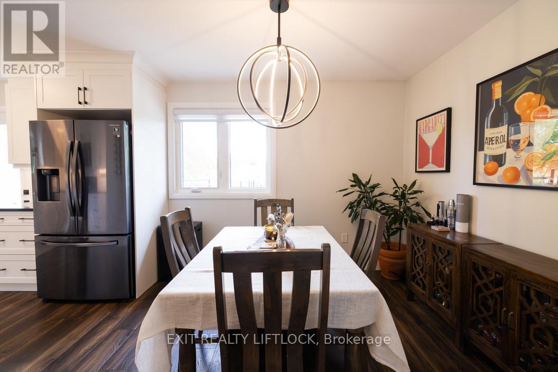 357 Simons Avenue, Peterborough (Northcrest Ward 5), Ontario  K9K 1E8 - Photo 7 - X12380052