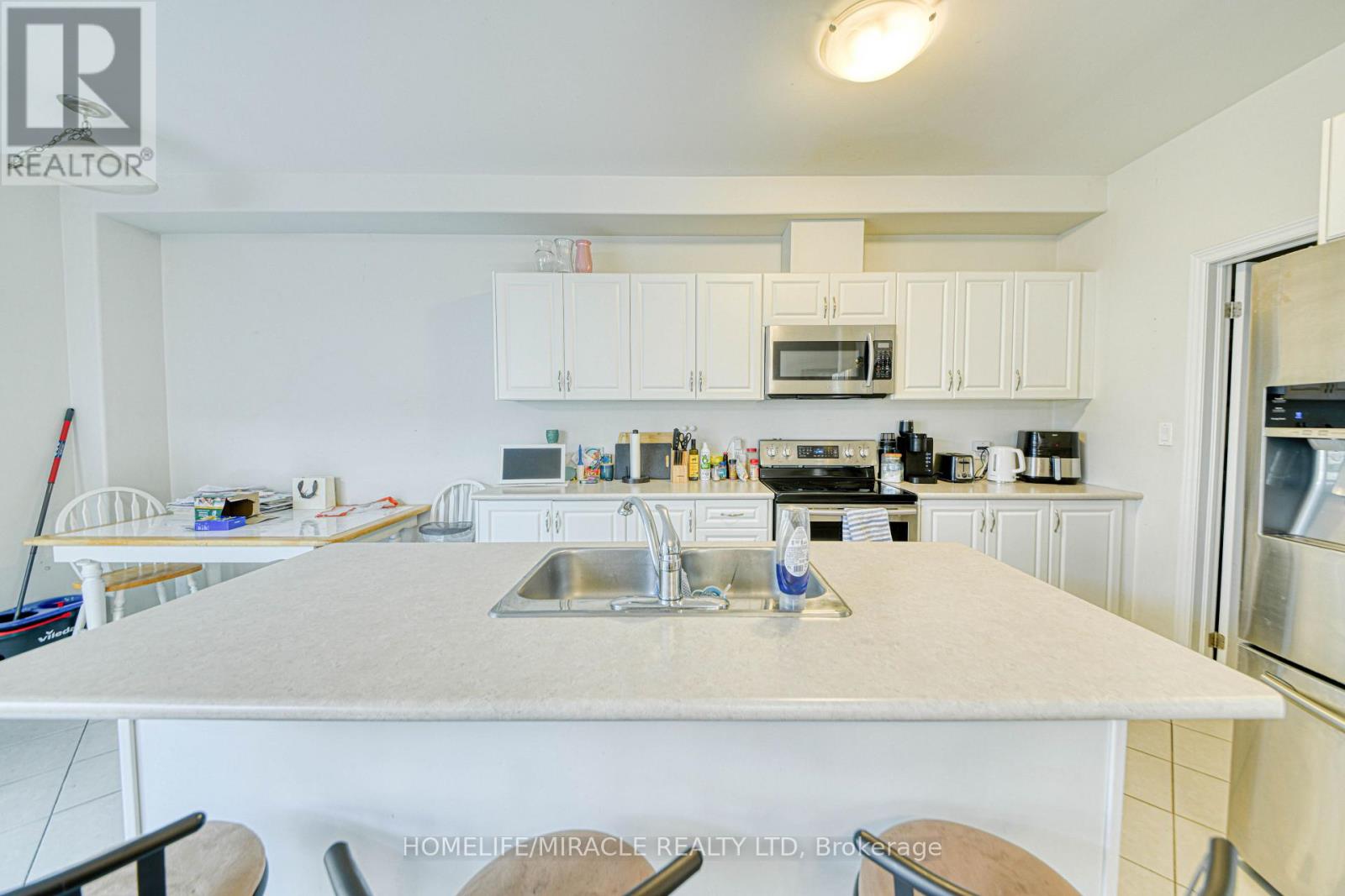 56 Flitton Avenue, Peterborough (Northcrest Ward 5), Ontario  K9H 0G5 - Photo 11 - X12379893