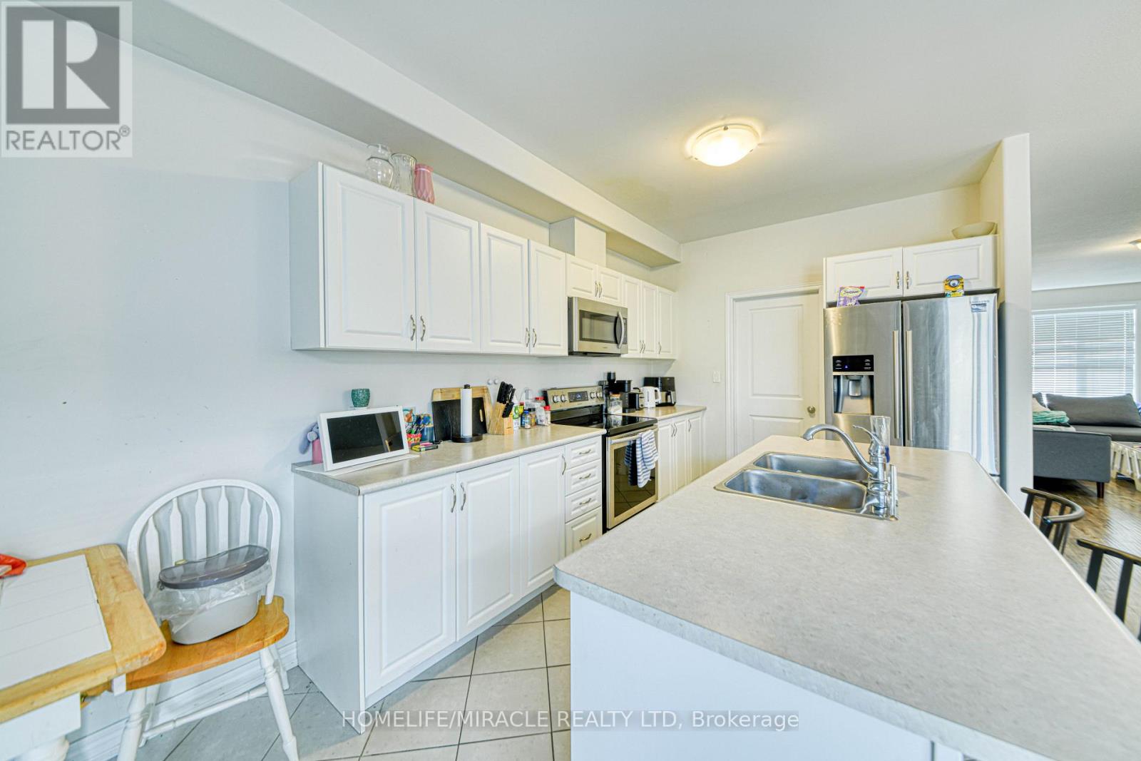 56 Flitton Avenue, Peterborough (Northcrest Ward 5), Ontario  K9H 0G5 - Photo 12 - X12379893