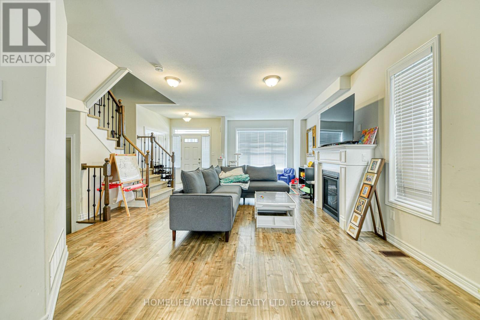 56 Flitton Avenue, Peterborough (Northcrest Ward 5), Ontario  K9H 0G5 - Photo 7 - X12379893